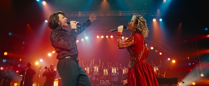 Video: Kelsie Watts and Influencers Unite for 'Sweet Caroline' Cover Ahead of SONG SUNG BLUE Release