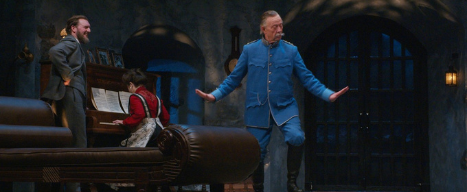 Video: Watch a Preview of THE DANCE OF DEATH at Steppenwolf