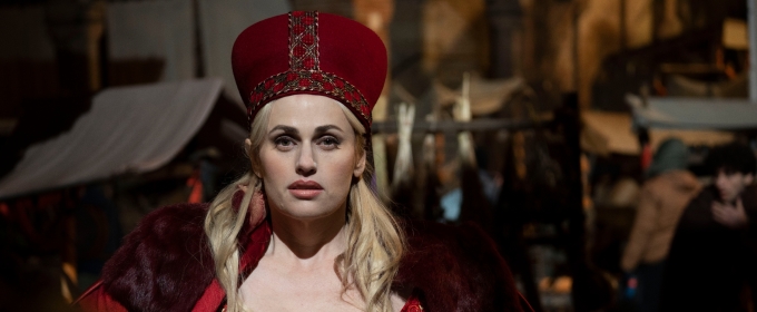Exclusive: Rebel Wilson Shares Personal Connections to JULIET & ROMEO Role
