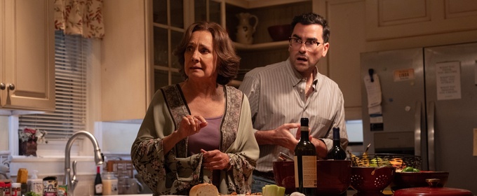Video/Photos: First Look at Dan Levy, Laurie Metcalf in Netflix Family Comedy BIG MISTAKES