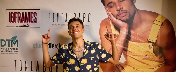 Review: OLIVER EDWARD IN CONCERT- THE LOOM SESSION at Duckland Hamburg