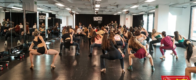 PHOTOS: Comienzan las audiciones de SIX en Madrid
