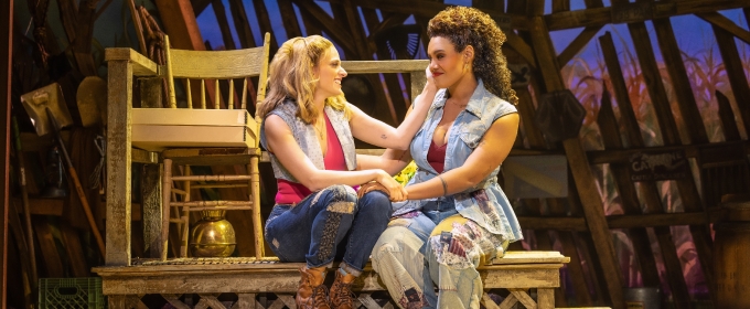 Review: SHUCKED Pops at Broadwaysf's Curran Theatre Photo