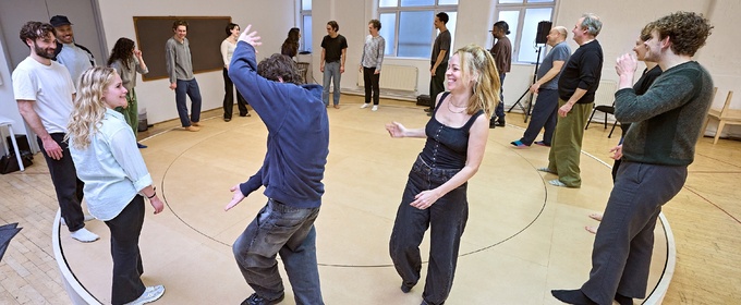 Photos: In Rehearsal For ARCADIA at the Old Vic