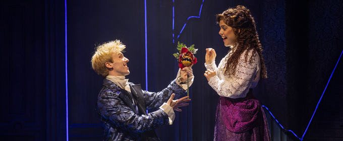 Review: DRACULA: A COMEDY OF TERRORS at Arizona Theatre Company