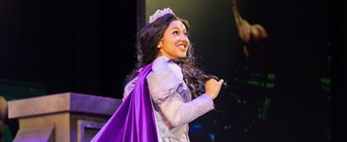 Review: Mirror, Mirror on the Wall: Robin & Clark's SNOW WHITE with Some Twists