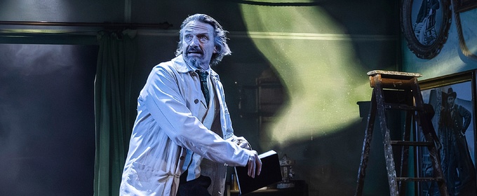 Review: MRS PRESIDENT, Charing Cross Theatre