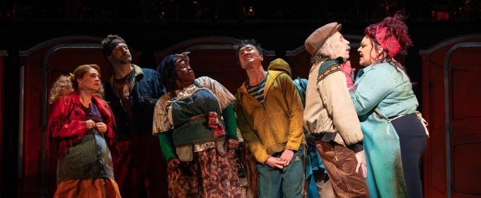 Video: New Clips from URINETOWN with Keala Settle, Rainn Wilson and More