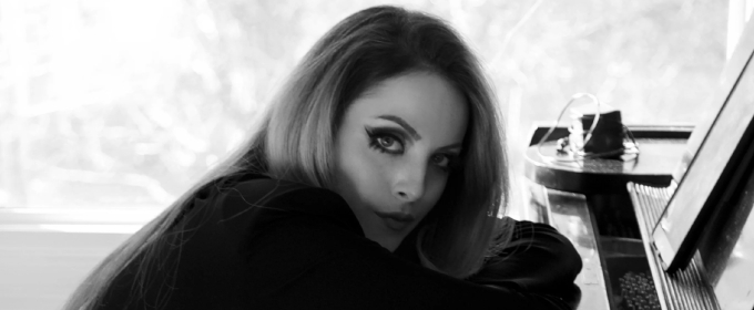 Review: Elizabeth Gillies Brings Nostalgia & Powerhouse Vocals to Café Carlyle