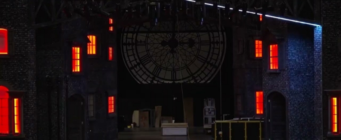 Video: Watch Cincinatti Playhouse in the Park's A CHRISTMAS CAROL Set Be Built