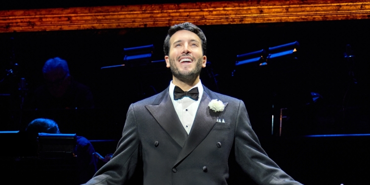 Photos: Sebastián Yatra and Bianca Marroquín in CHICAGO on Broadway Photo