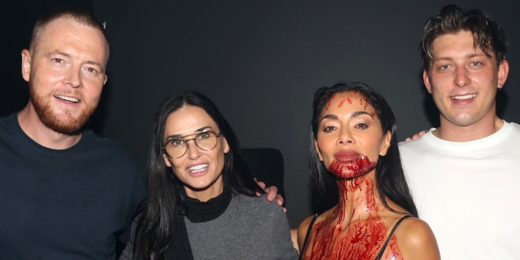 Photos: Demi Moore Visits SUNSET BOULEVARD on Broadway Photo