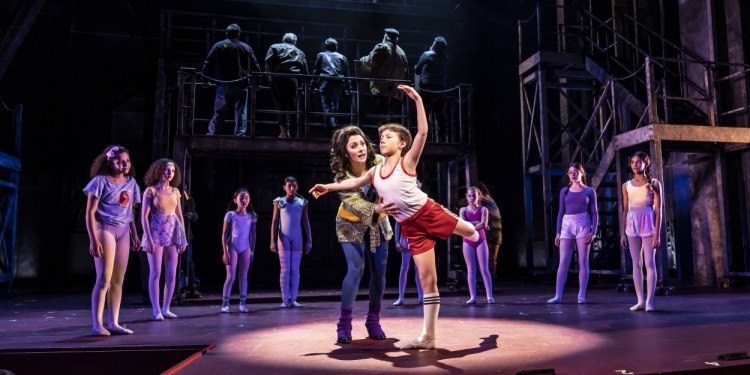 Photos: First Look at BILLY ELLIOT at Paramount Theatre Photo