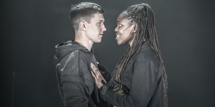 Photos: First Look at Tom Holland & Francesca Amewudah-Rivers in ROMEO & JULIET Photo