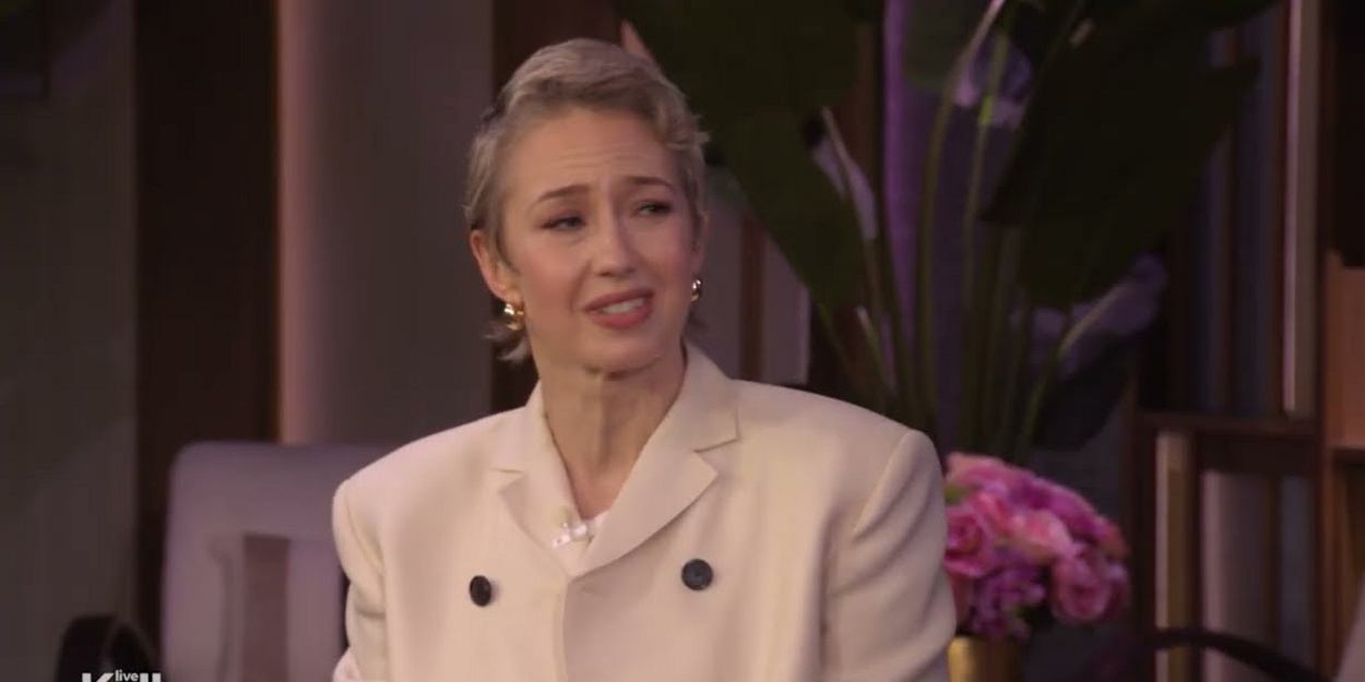 Carrie Coon Reveals Toughest THE GILDED AGE Costume Piece Video