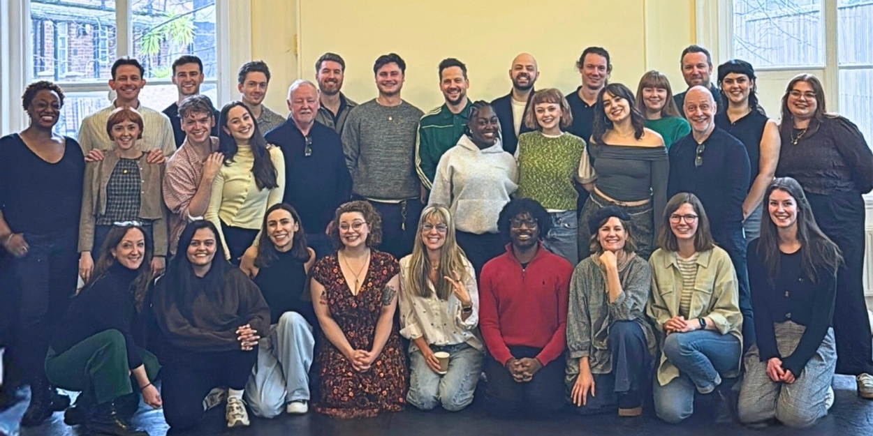 वेट्रेस यूके और आयरलैंड दौरे के लिए कास्ट सेट 