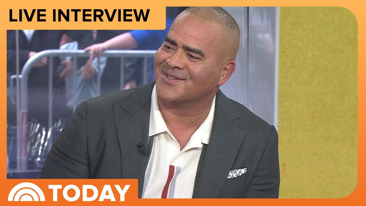 Video: Christopher Jackson Talks HAMILTON Return & Writing THE CROSSOVER Musical Video