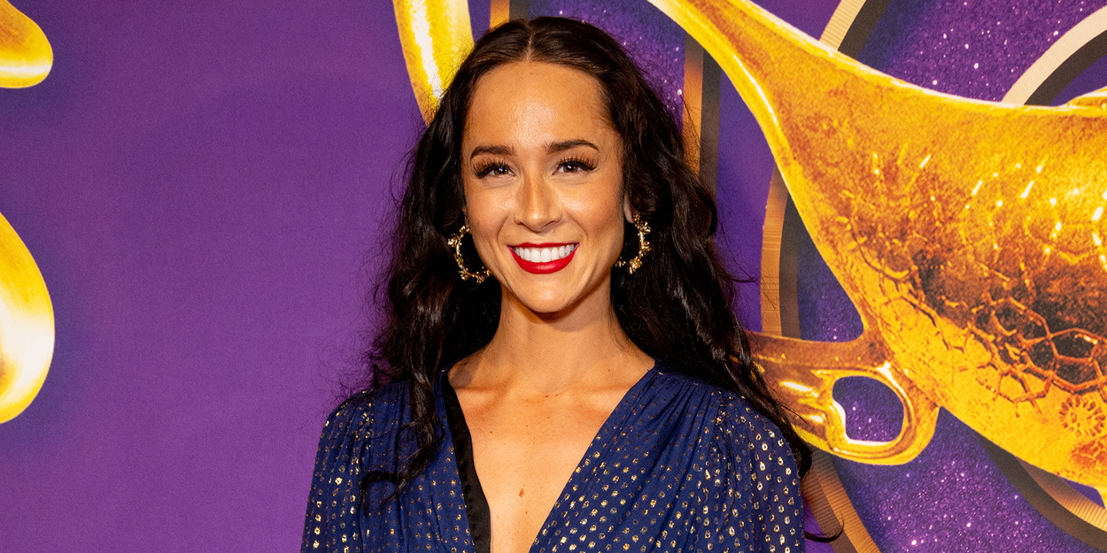 Lissa deGuzman tritt Conrad Ricamora geführtem CHORUS LINE auf den Philippinen bei. 