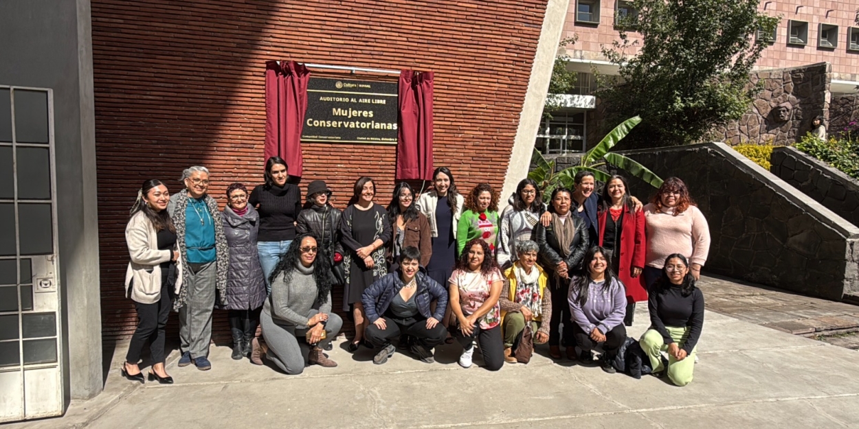 Develan En El Auditorio Al Aire Libre Del Conservatorio Nacional De Música La Placa De Mujeres Conservatorianas  Image