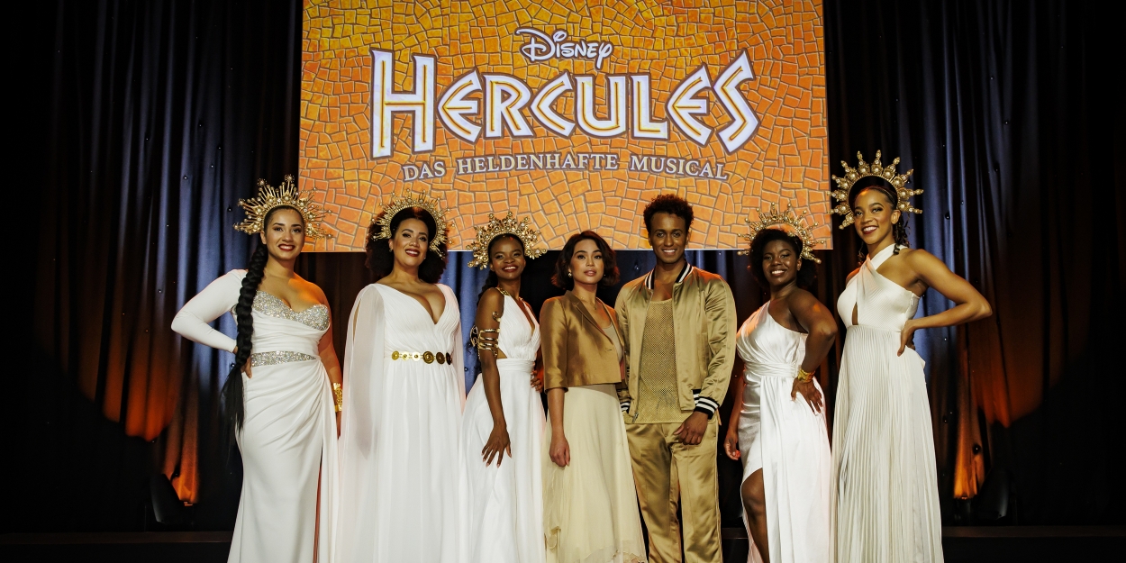 Die Cast der Weltpremiere von Disneys Musical HERCULES Steht Fest 