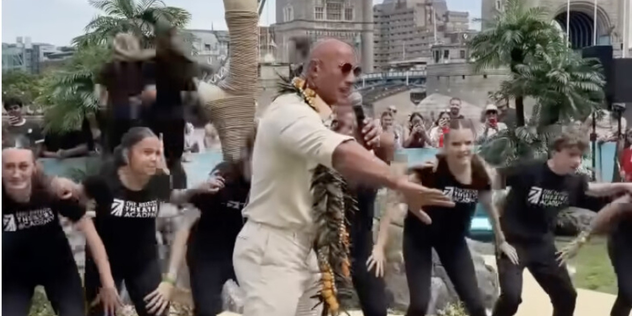 Dwayne Johnson Surprises British Theatre Students With MOANA Performance Dwayne Johnson Surprises British Theatre Students With MOANA Performance