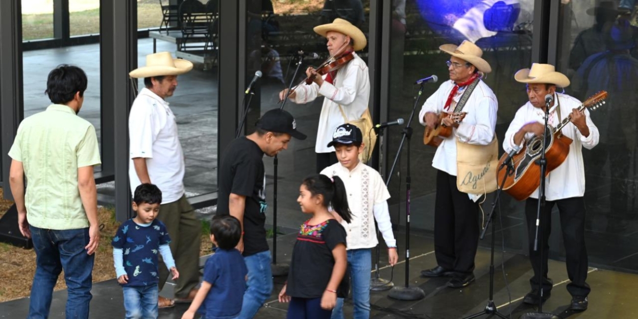 El Trío Aguacero Celebra 40 Años Dedicados Al Son Huasteco En La Sala Manuel M. Ponce  Image