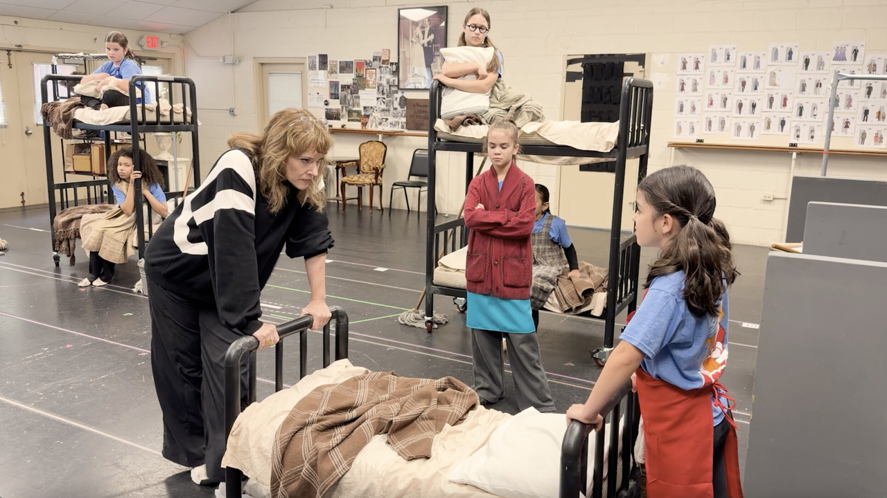 Exclusive: Goodspeed's ANNIE Rehearses 'Hard Knock Life' With Laiken Jules, Emily… Video