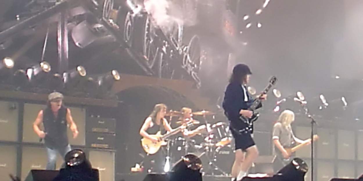 Feature: AC/DC BRINGS EXCLUSIVE PWR/UP POP-UP FAN EXPERIENCE