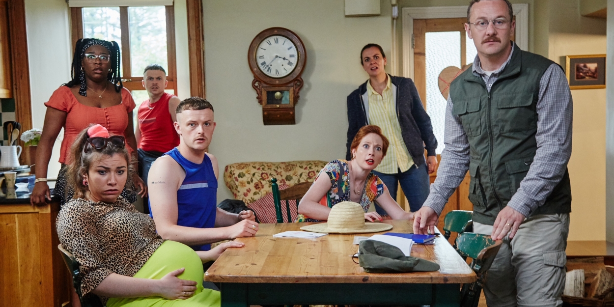 Guests From THE YOUNG OFFENDERS Set For Live Conversation With Hilary Rose  Image