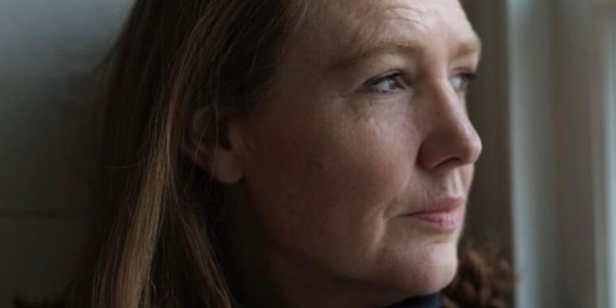 La Escritora Británica Paula Hawkins Presentará Su Más Reciente Novela La Hora Azul  Image