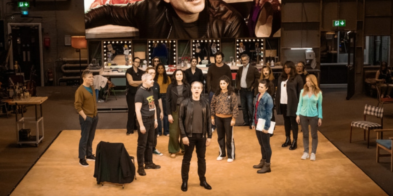 リスン：エイミー・レノックスがジョン・カサヴェテスの『オープニング・ナイト』より「マリード」を披露 