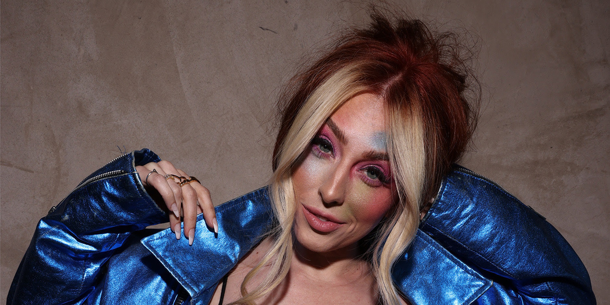 Listen: Kelsie Watts Releases New Holiday Single 'Christmas In New York' Photo