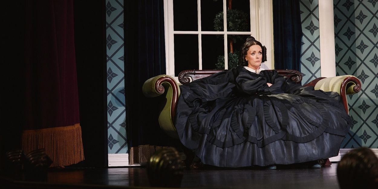 First Look at Jane Krakowski, Cheyenne Jackson and More in OH, MARY!