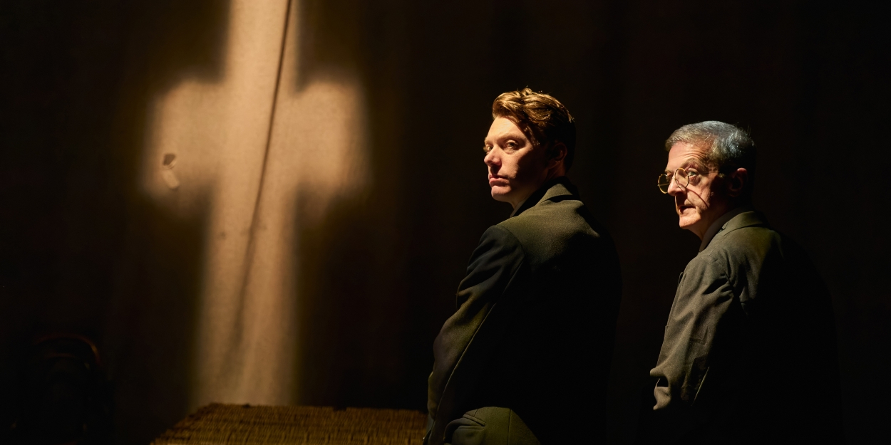 Photos: First Look at THE WOMAN IN BLACK UK Tour Photos
