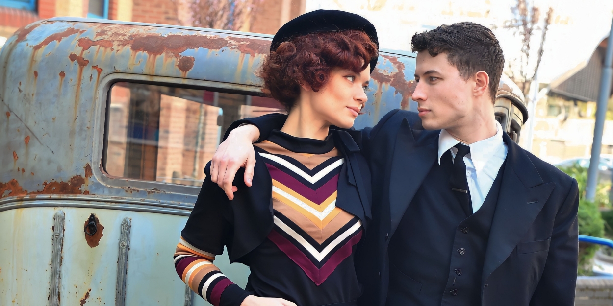 Photos: BONNIE & CLYDE Cast Pose With a Vintage 1929 Ford Model A Saloon Photo