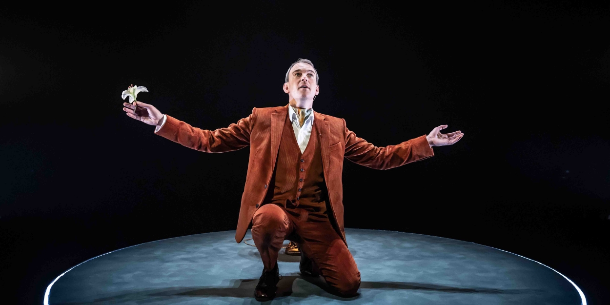 Photos: First Look at Alastair Whatley in THE IMPORTANCE OF BEING OSCAR at Readi Photos