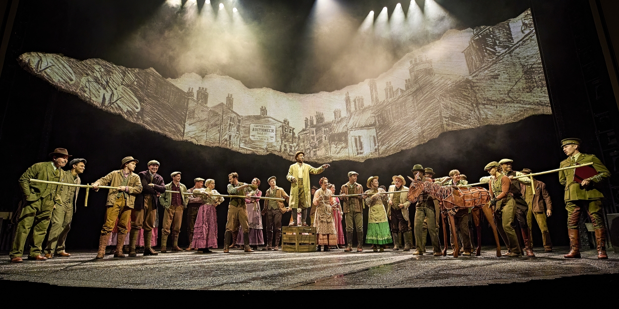 Photos: UK and Ireland Tour of WAR HORSE Photo