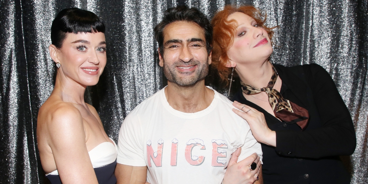 Photos: Katy Perry Visits the OH, MARY! Cast Backstage Photo