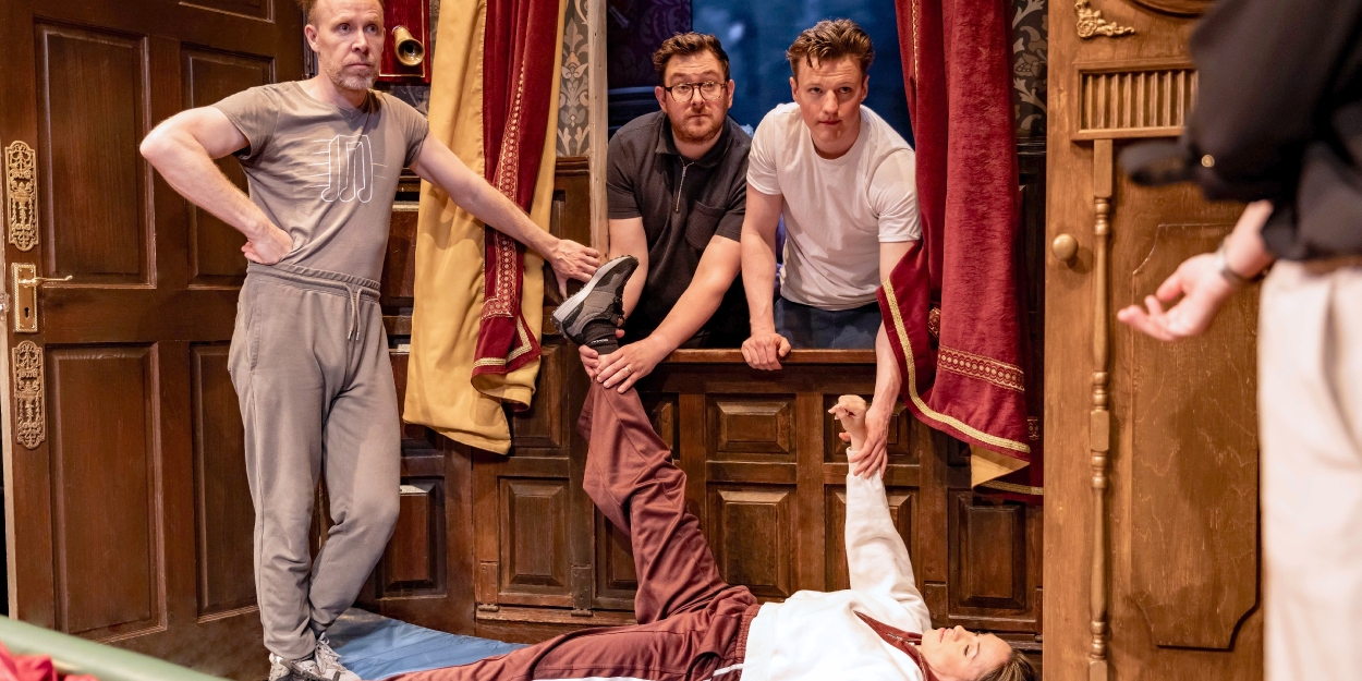 Photos: THE PLAY THAT GOES WRONG New Cast in Rehearsals Photo