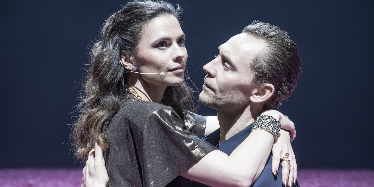 Photos: Tom Hiddleston & Hayley Atwell Star in MUCH ADO ABOUT NOTHING at Theatre Royal Drury Lane Photo