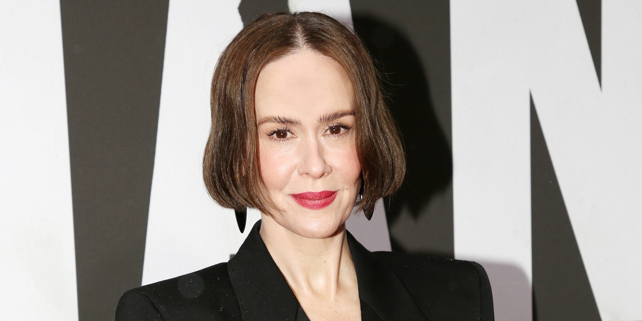 Photos: Stars Walk the Red Carpet on Opening Night of GIANT Photo