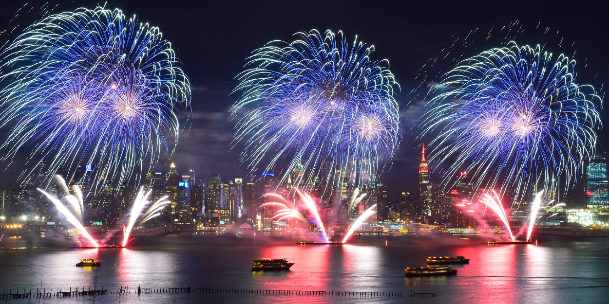 CIRCLE LINE CRUISE New Year's Eve Fireworks Party  Image