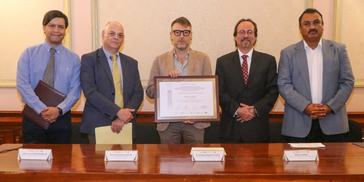 Recibe Alberto Spiller El Premio Bellas Artes “Juan Rulfo” Para Primera Novela 2024 Por Amargo Mezcal  Image