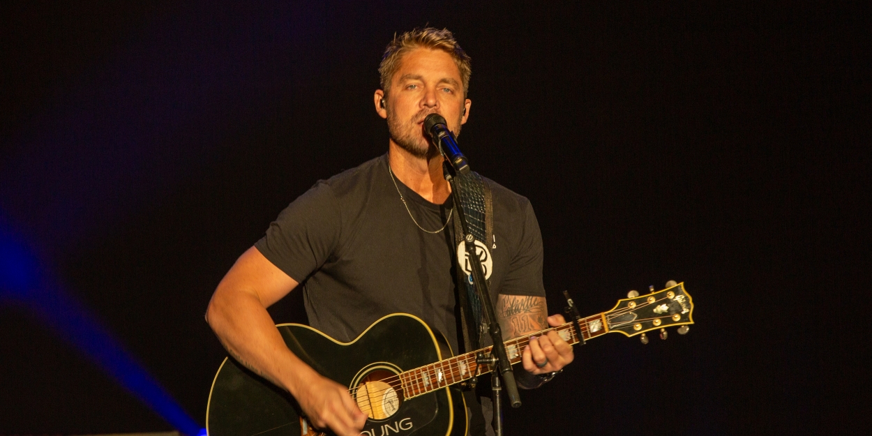 Review: BRETT YOUNG at Mystic Lake Showroom Photo