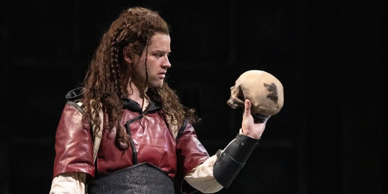 Review: HAMLET is a Haunting Spectacle at DCPA Photo