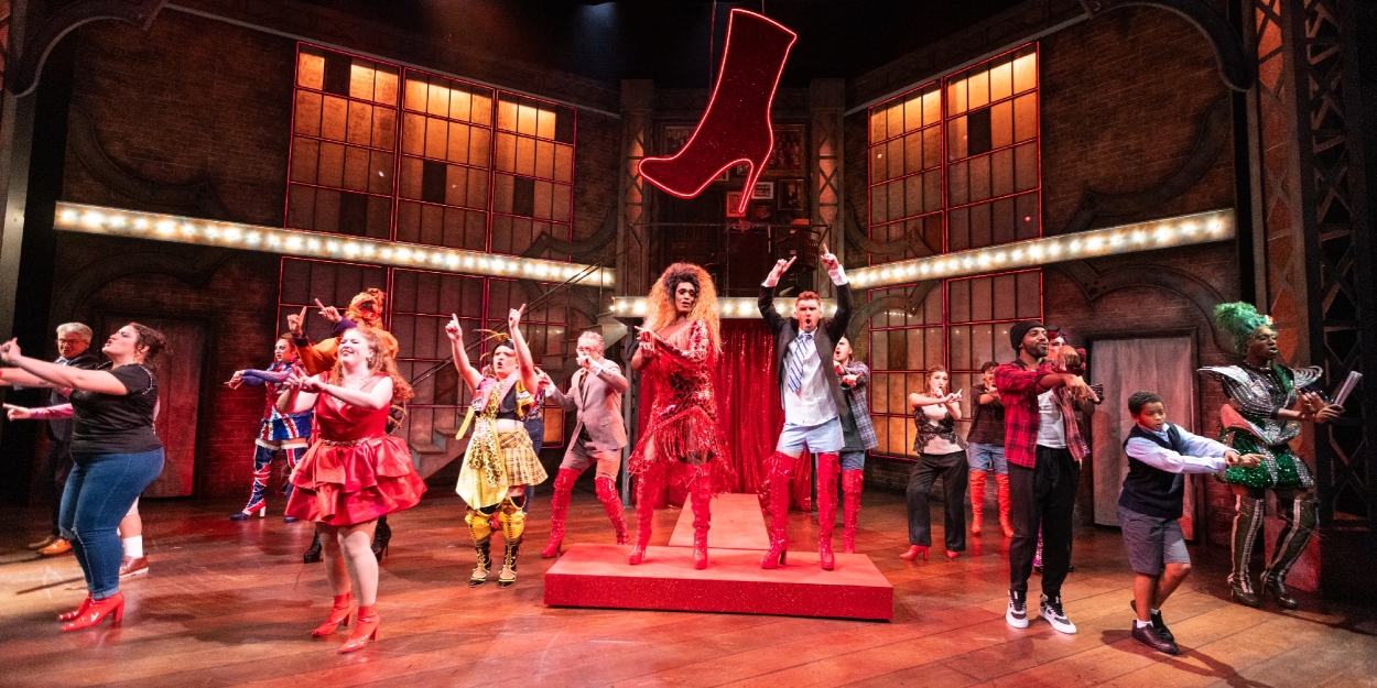 Review: KINKY BOOTS at DE Theatre Co. Photo