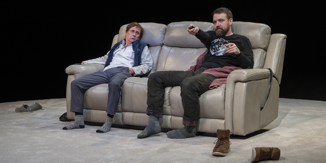 Review: LITTLE BEAR RIDGE ROAD at Steppenwolf Theatre Company 
