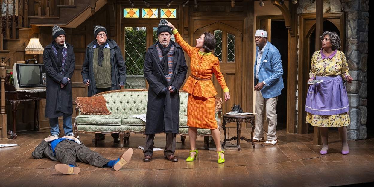 Review: NOISES OFF at Steppenwolf Theatre Company Photo