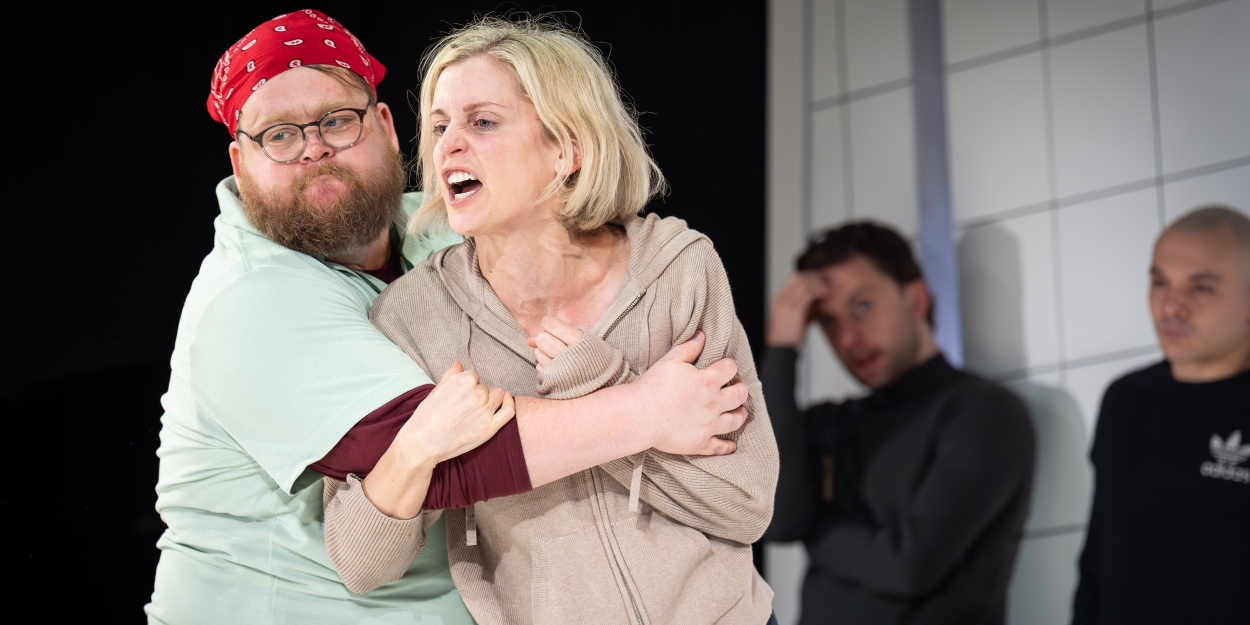 Review: PEOPLE, PLACES & THINGS, Trafalgar Theatre Photo