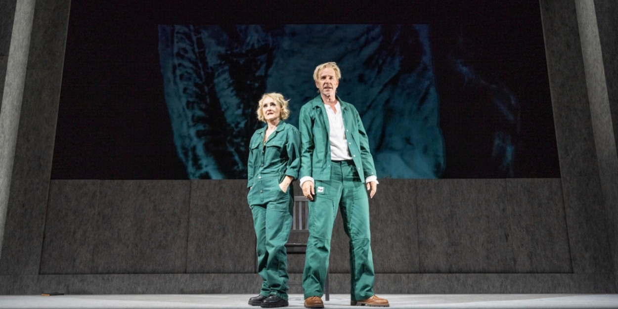 Review: STRANGER THAN THE MOON, Coronet Theatre  Image